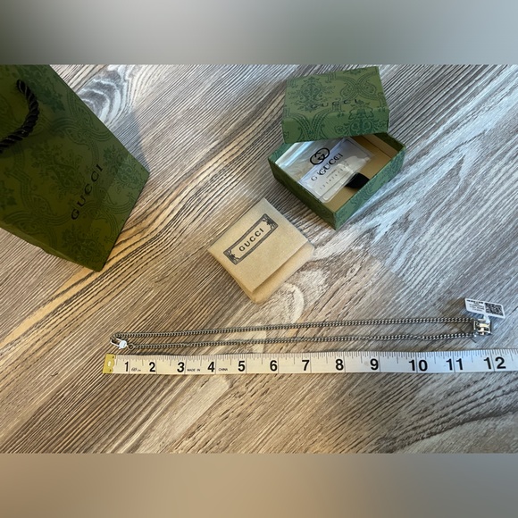 NEW Gucci Sterling Sliver 925 Round Pendant And Chain Necklace w/Box Dust Bag - Picture 6 of 12